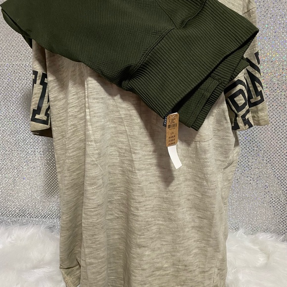 💚Victoria Secret Tee & High Waisted Active Leggings Set 💚 - Picture 4 of 13